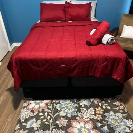 Fidelia Garnet Room, Queen Bed Minutes From Newark Liberty International Airport And Newark Penn Station Extérieur photo