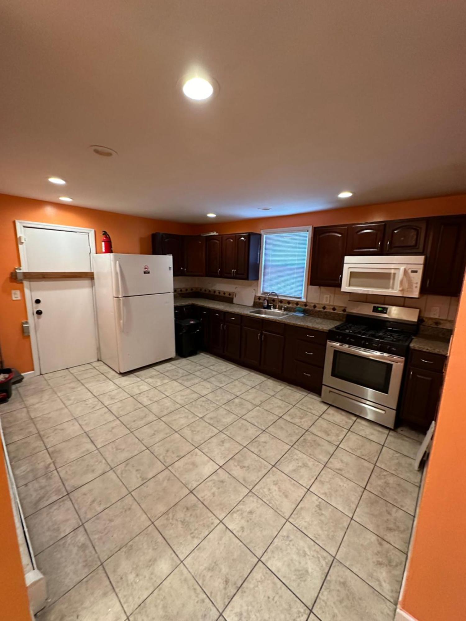 Fidelia Garnet Room, Queen Bed Minutes From Newark Liberty International Airport And Newark Penn Station Extérieur photo