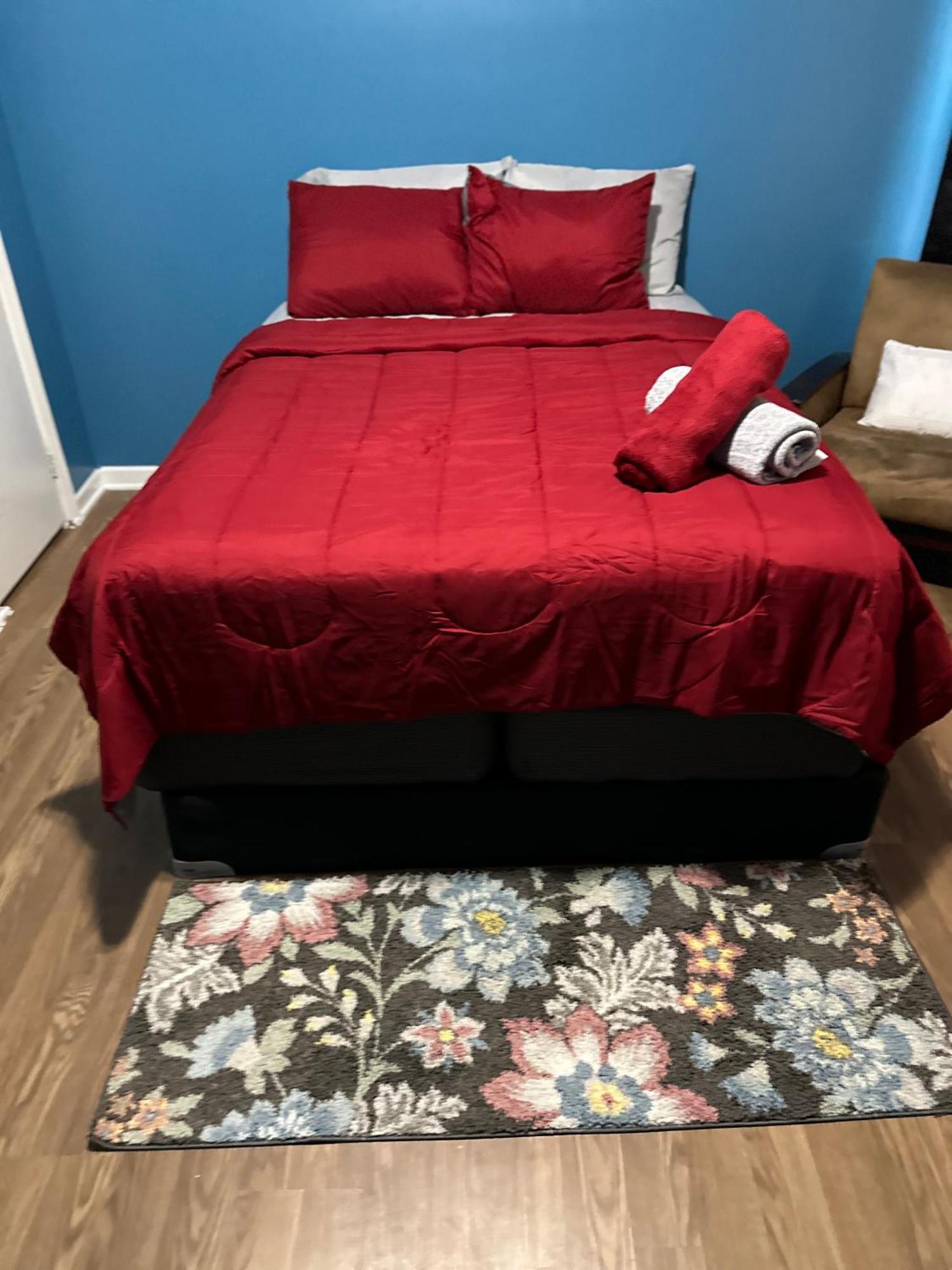 Fidelia Garnet Room, Queen Bed Minutes From Newark Liberty International Airport And Newark Penn Station Extérieur photo